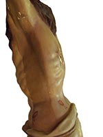 Restauración escultura. Limpieza tronco de la escultura.